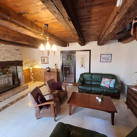 Authentic Estate In The Dordogne With A Pool *