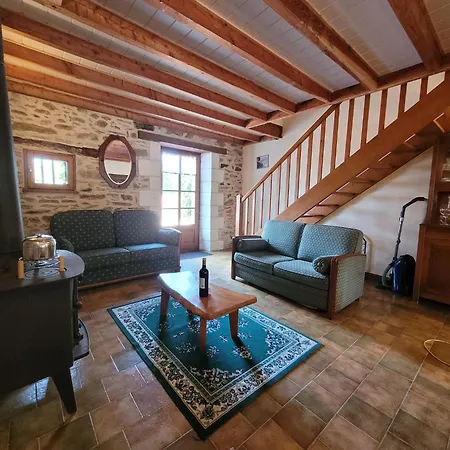 Vakantiehuis Authentic Estate In The Dordogne With A Pool Saint-Saud-Lacoussière