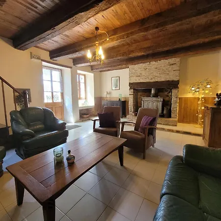 Authentic Estate In The Dordogne With A Pool