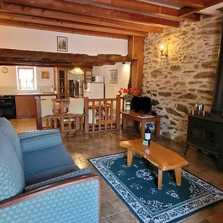 Authentic Estate In The Dordogne With A Pool