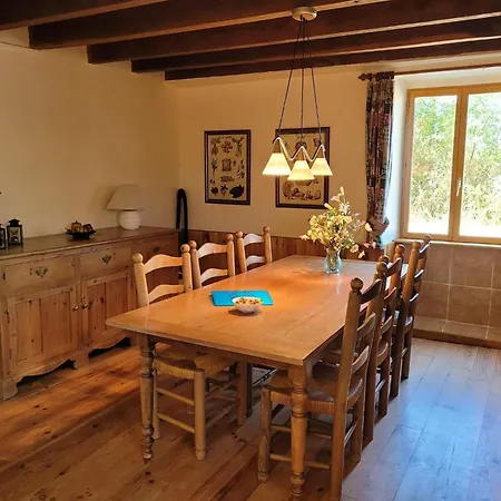Authentic Estate In The Dordogne With A Pool Vakantiehuis *