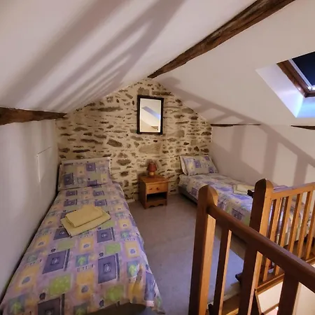 Authentic Estate In The Dordogne With A Pool Vakantiehuis