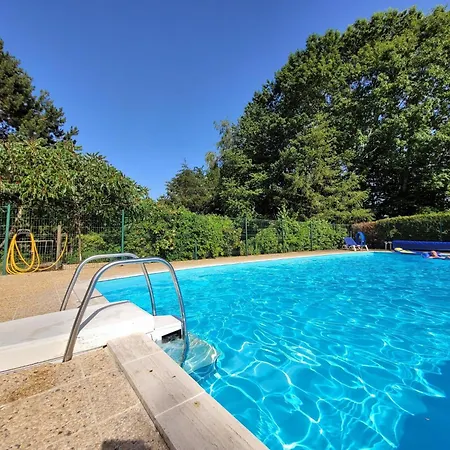 Authentic Estate In The Dordogne With A Pool Vakantiehuis *